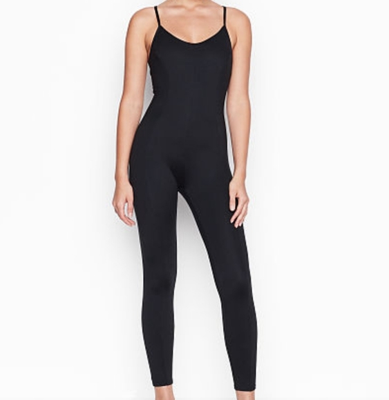 NWT VS Flow Yoga Suit - Picture 4 of 5